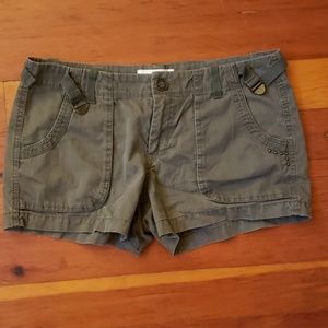Old Navy olive shorts size 8